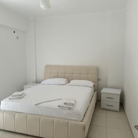 Xhulio Apartments Σαράντα Εξωτερικό φωτογραφία