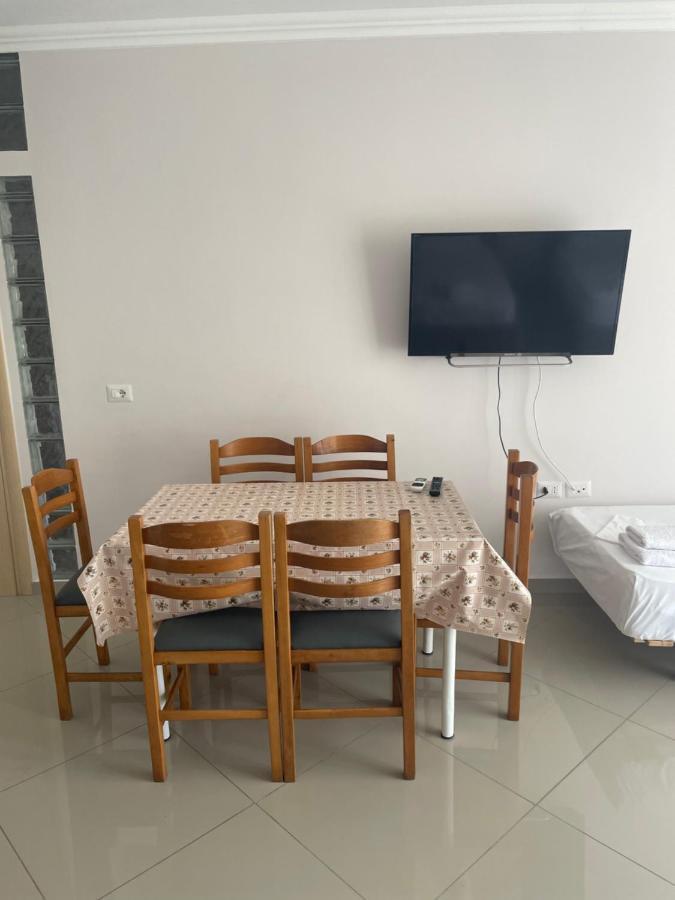 Xhulio Apartments Σαράντα Εξωτερικό φωτογραφία