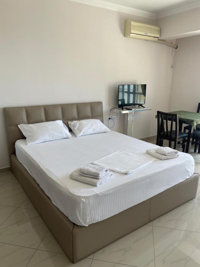 Xhulio Apartments Σαράντα Εξωτερικό φωτογραφία