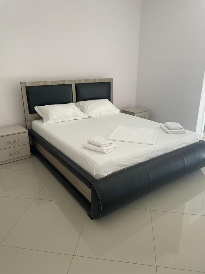 Xhulio Apartments Σαράντα Εξωτερικό φωτογραφία