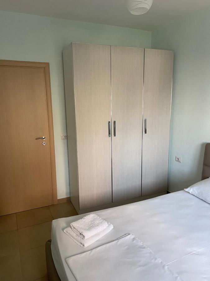 Xhulio Apartments Σαράντα Εξωτερικό φωτογραφία