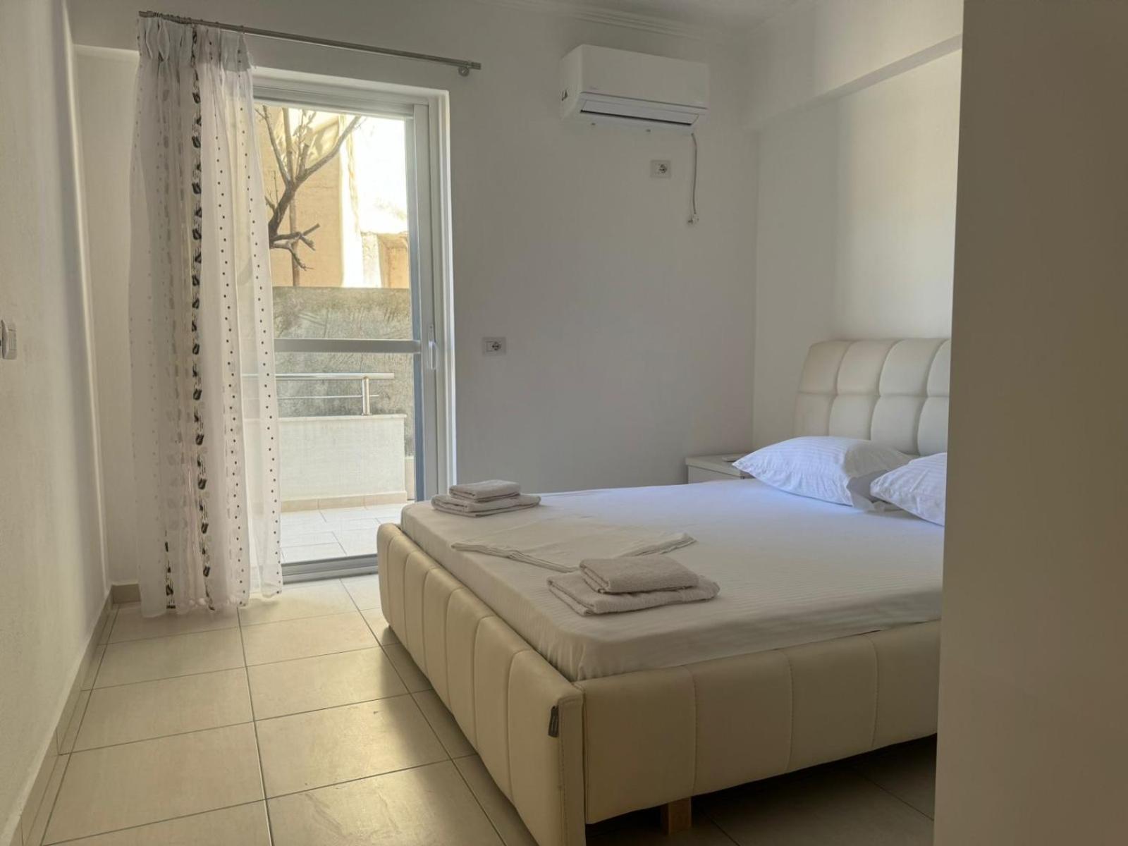 Xhulio Apartments Σαράντα Εξωτερικό φωτογραφία