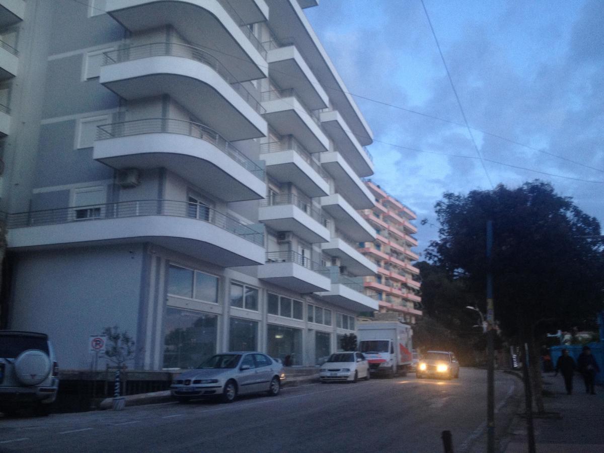 Xhulio Apartments Σαράντα Εξωτερικό φωτογραφία