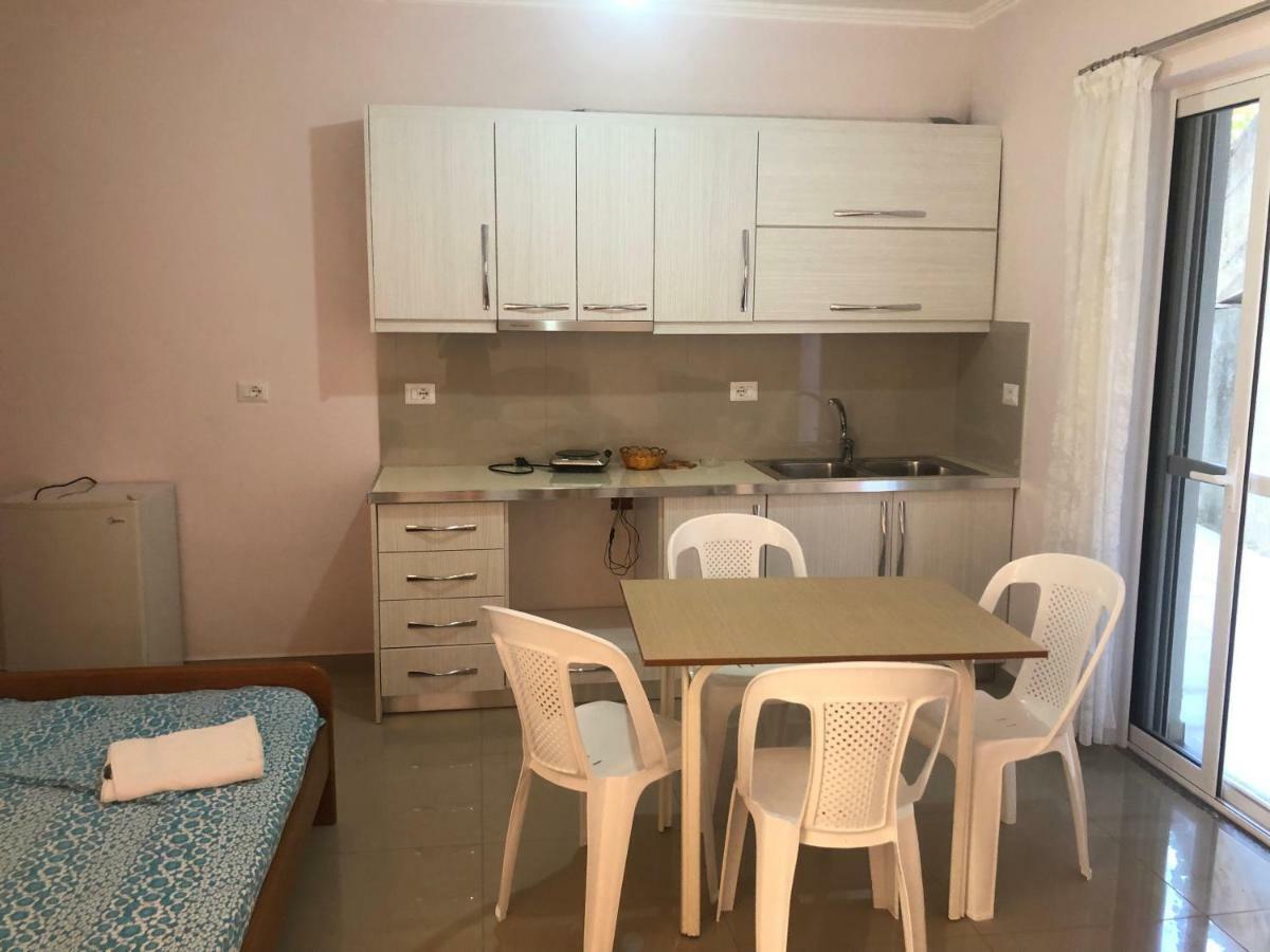Xhulio Apartments Σαράντα Εξωτερικό φωτογραφία